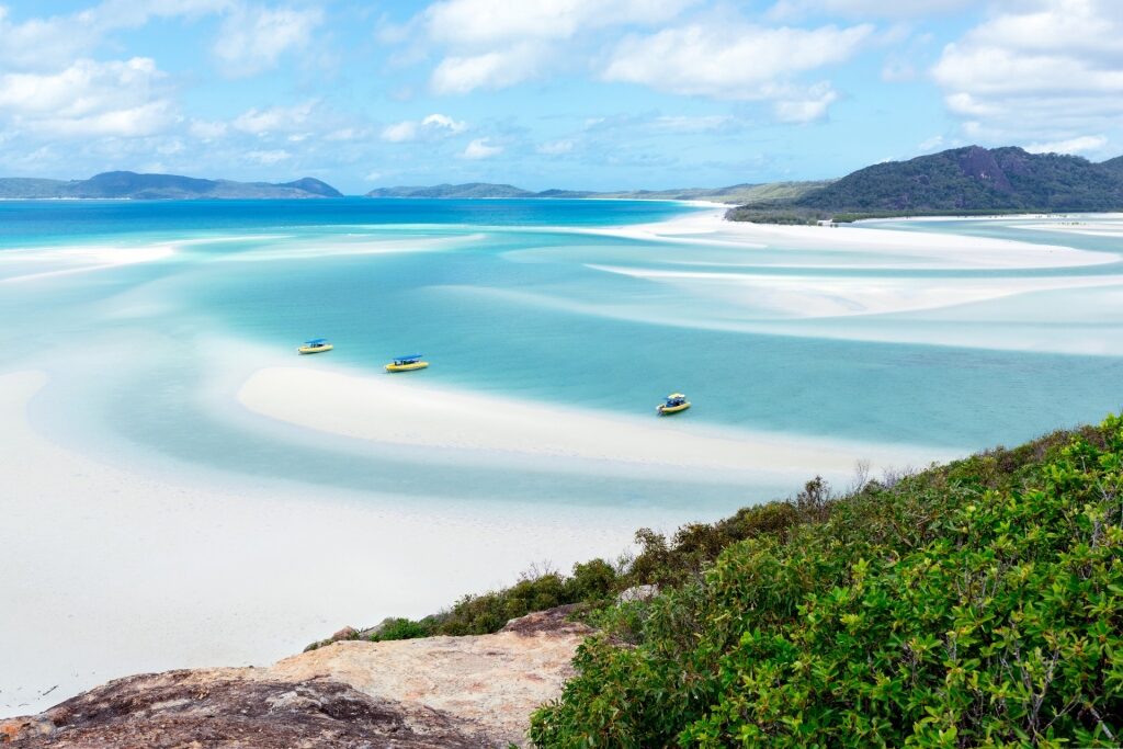 Beautiful swirls of white sands in Whitehaven Beach in Whitsunday Islands, Australia