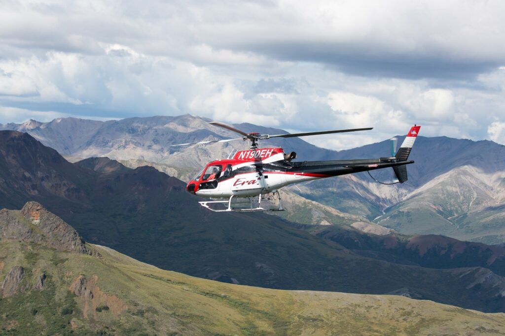 Helicopter flightseeing in Denali National Park
