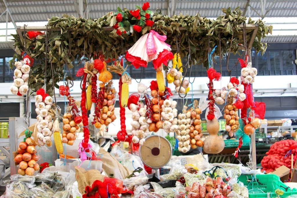 View inside Mercado da Ribeira