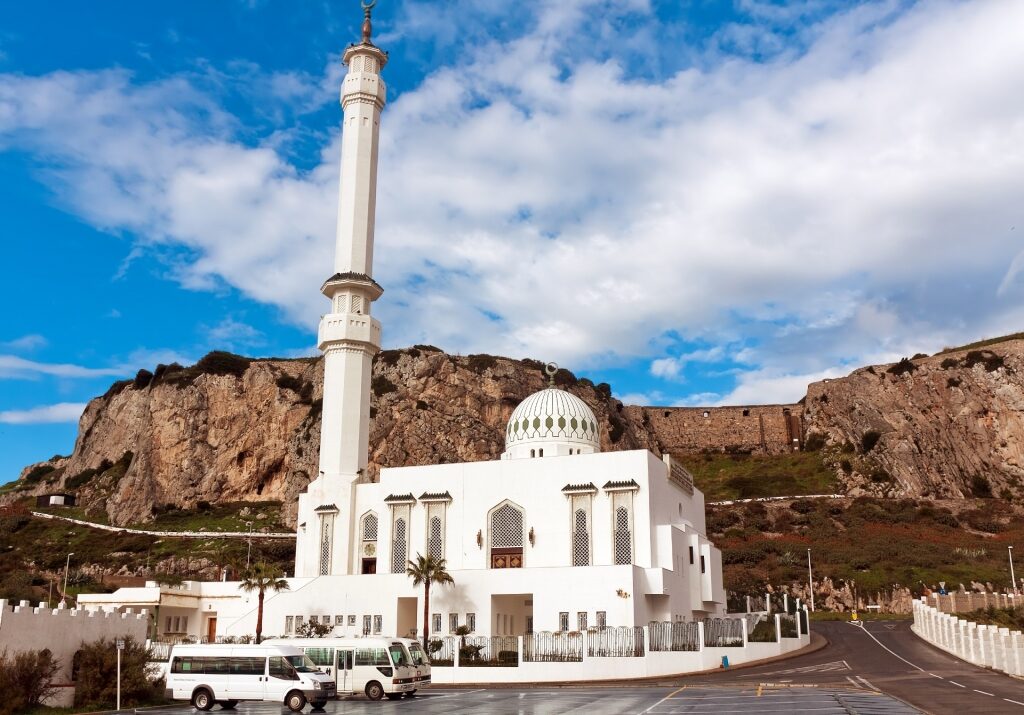 White facade of Ibrahim-al-Ibrahim Mosque