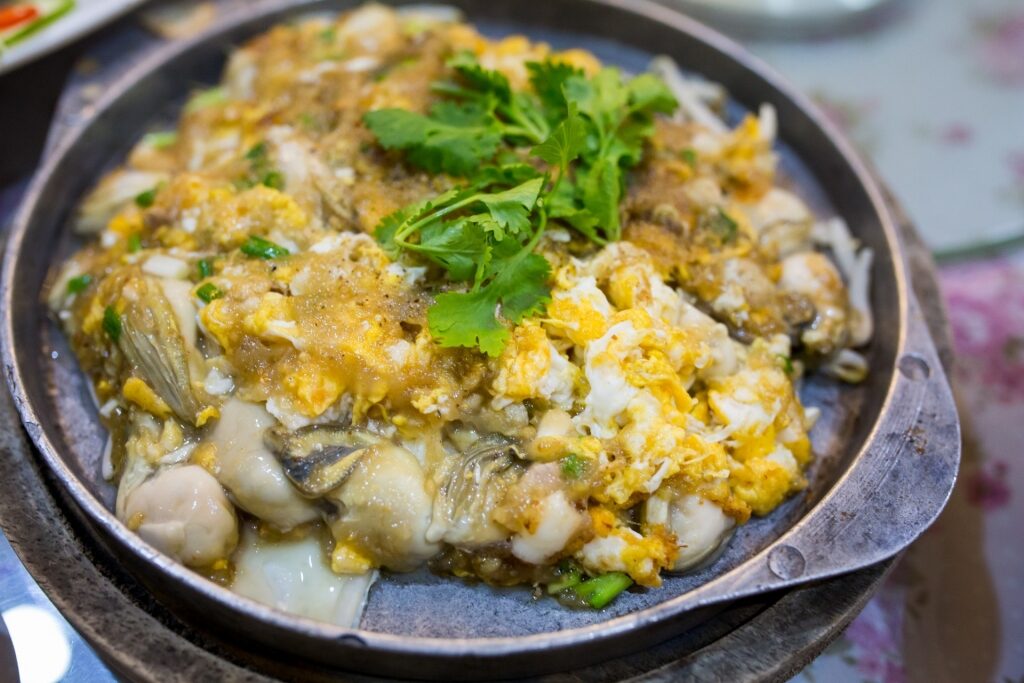 Best food in Singapore - Oyster omelet
