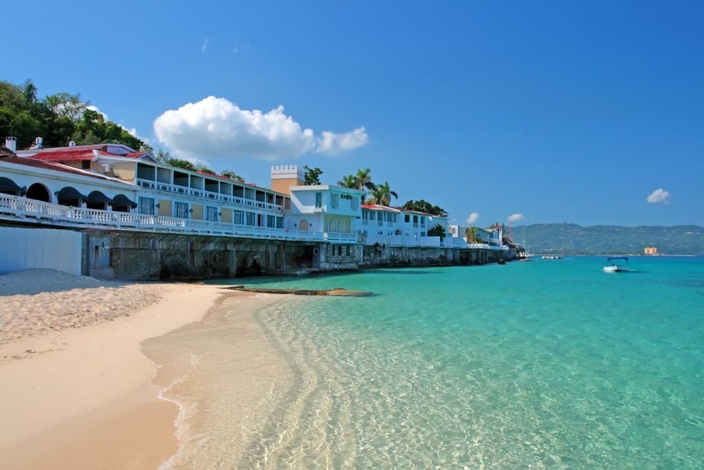 Turquoise waters of Doctor’s Cave Beach