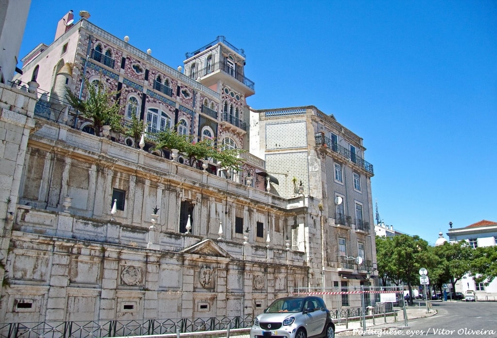 Street view of Largo do Chafariz