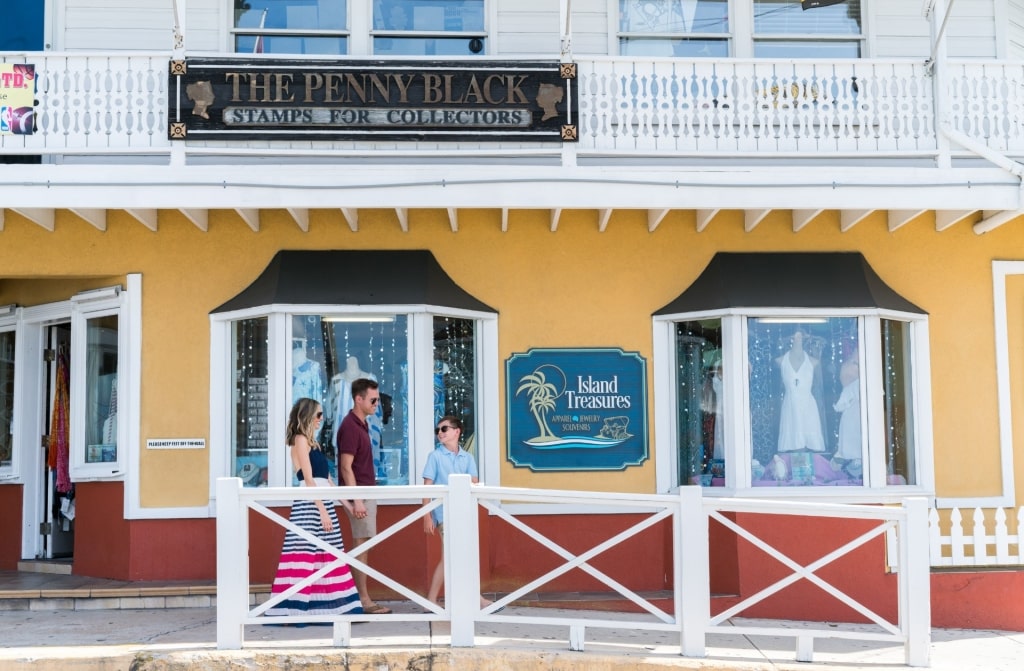 Family exploring George Town's shops