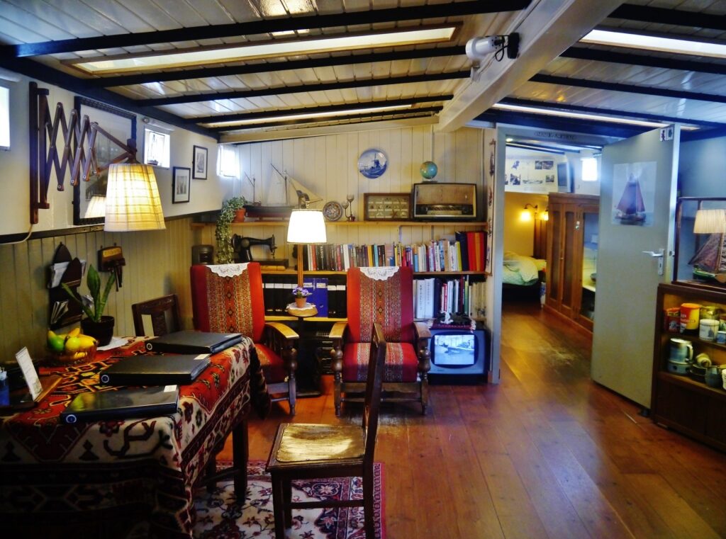 View inside Houseboat Museum