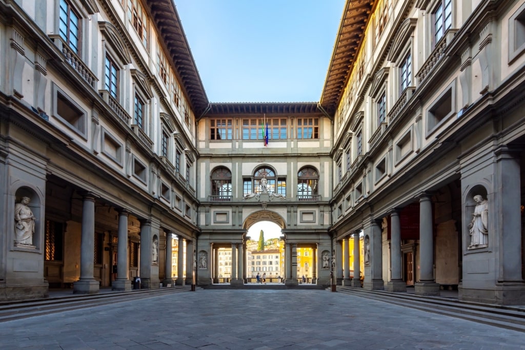 Beautiful facade of Uffizi Gallery