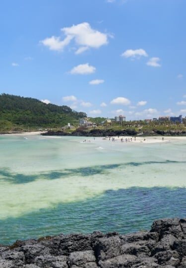 Best time to visit Jeju Island - Hamdeok Beach