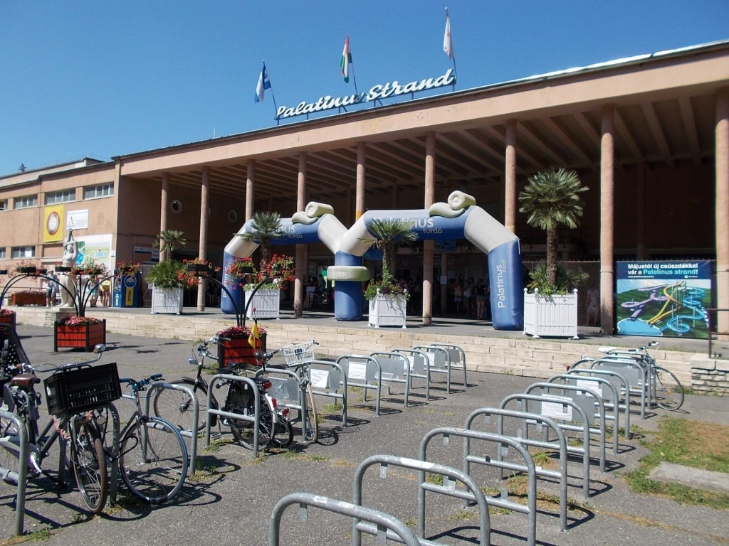 Exterior of Palatinus Strand