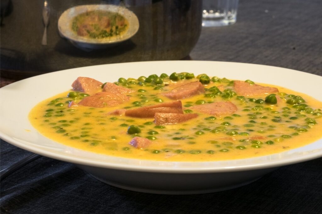 Warm főzelék in a bowl