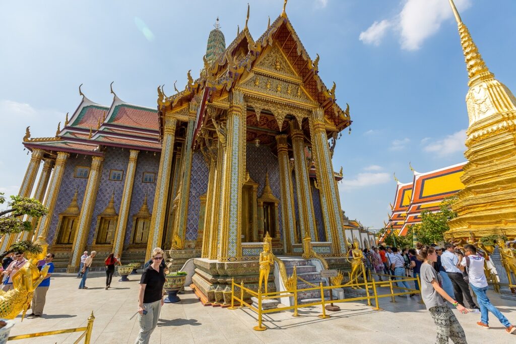 Street view of Wat Phra Kaew, Bangkok