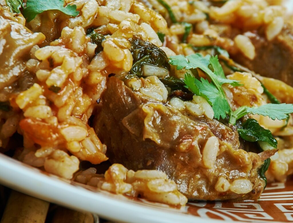 Platter of savory gamopilafo