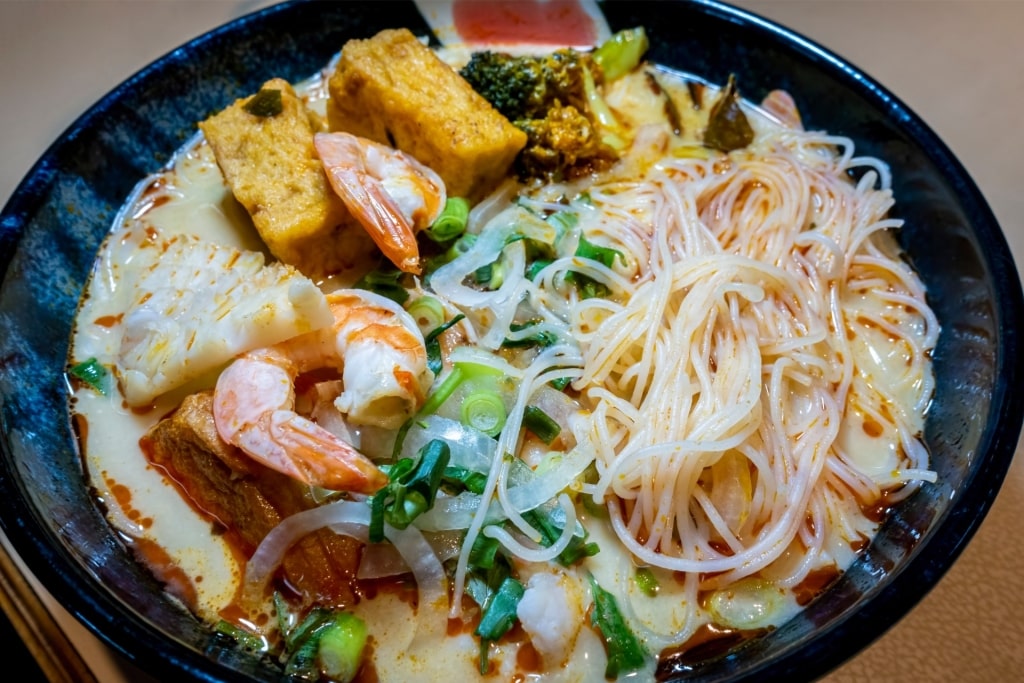 Hawker food in Singapore - Laksa