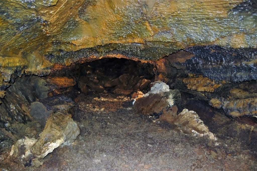 View inside Gruta do Carvão