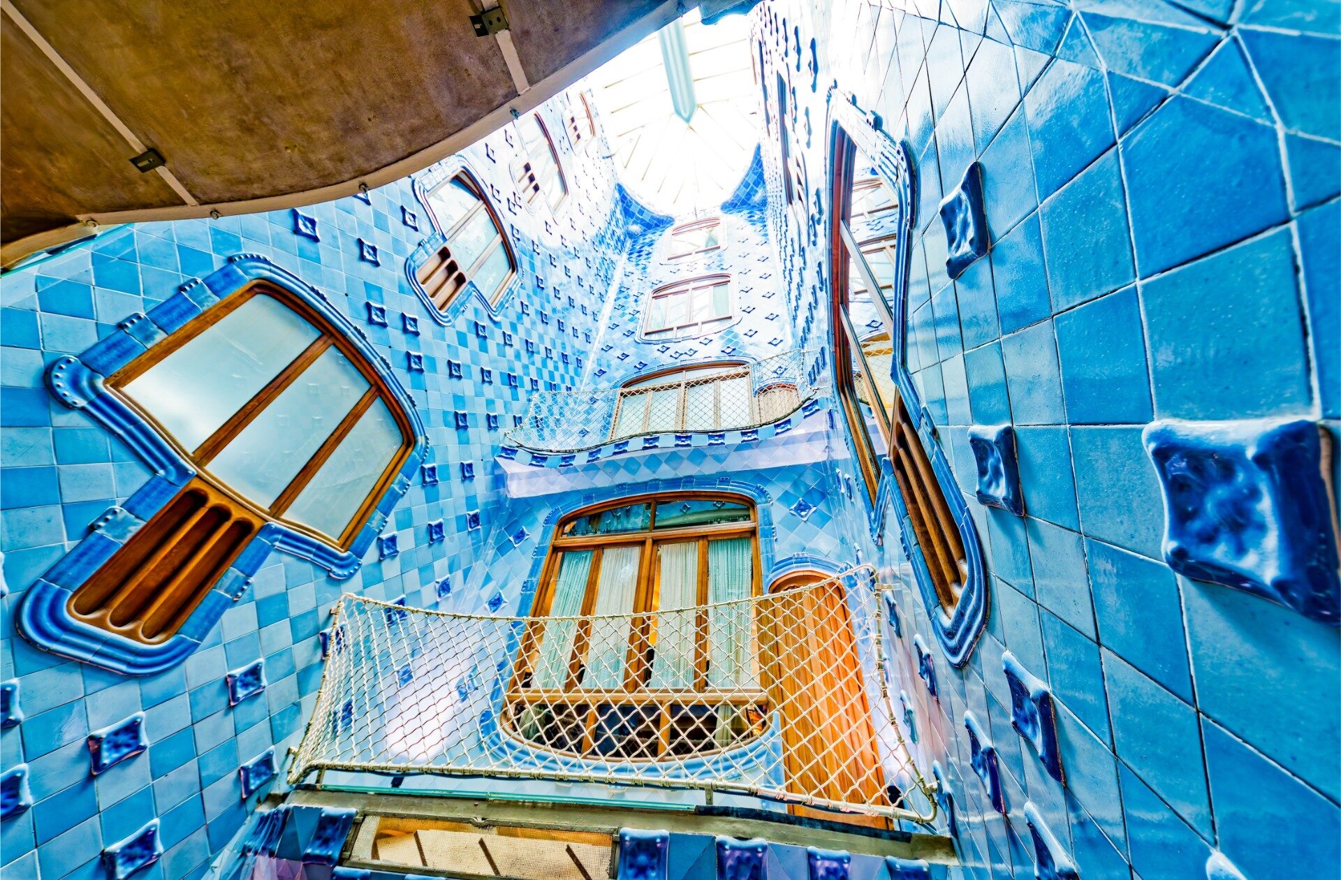 Gaudí's Barcelona: The Ultimate Guide to His Architecture | Celebrity ...