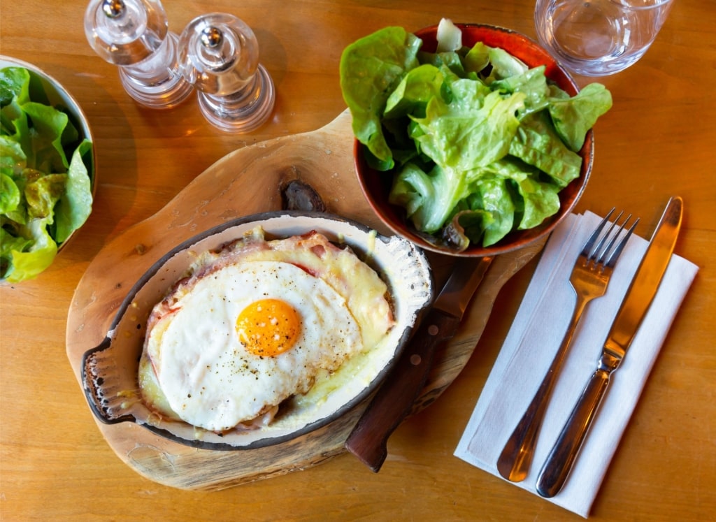Swiss food - Croûte au fromage