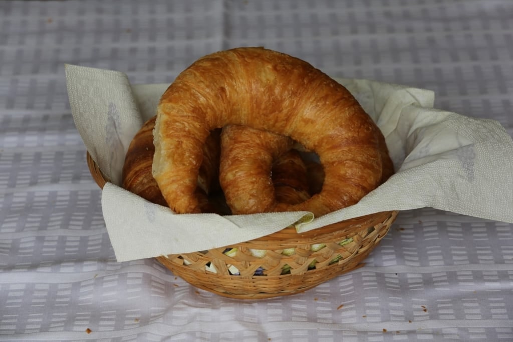Freshly baked bamberger hörnla in a basket