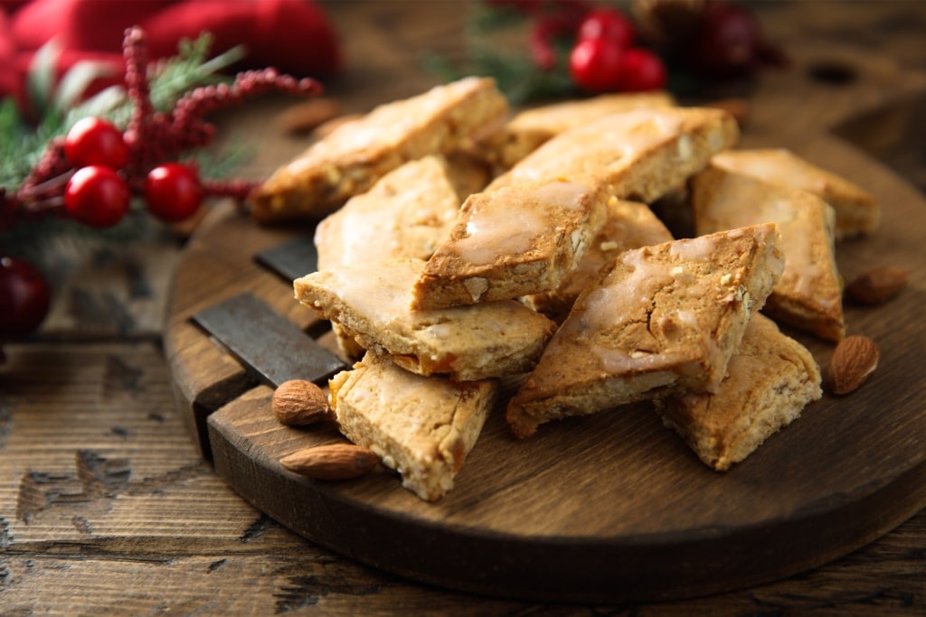 Stack of Basler Läckerli on a platter