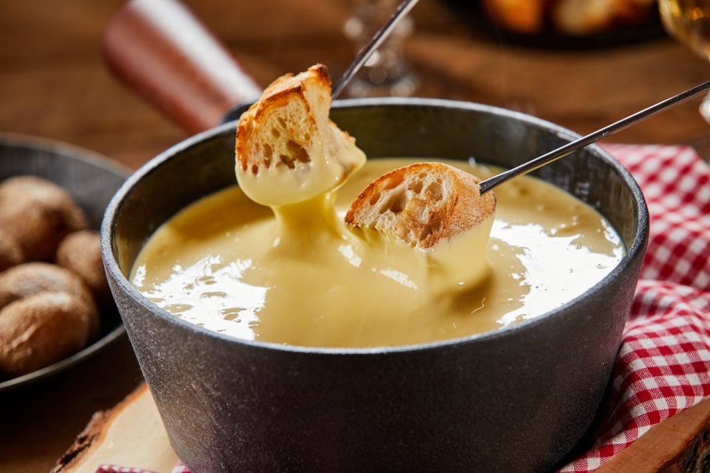 Tasty fondue in a bowl