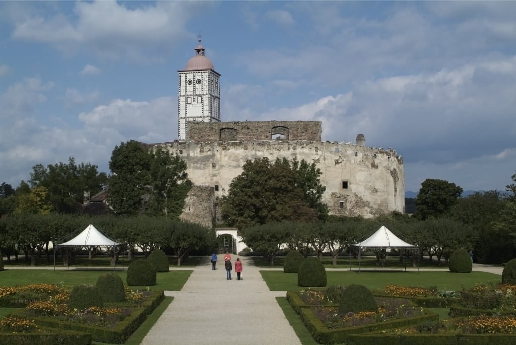 Street view of Schallaburg Castle