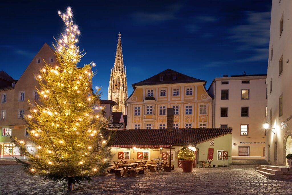 Decorated Christmas tree in place of a sausage stall in Regensburg