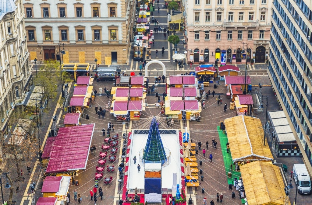 Stalls at the Vörösmarty Square Christmas Market
