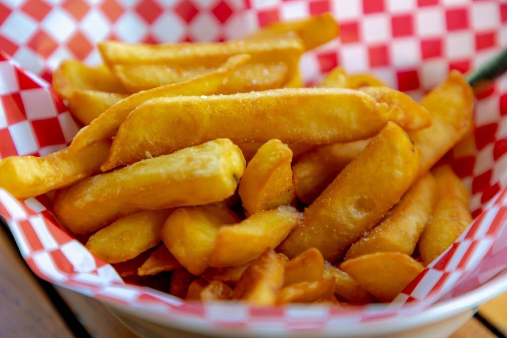 Freshly fried frites snack