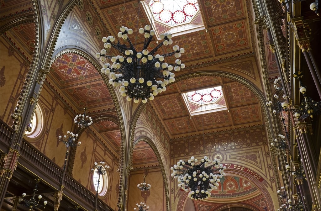 Gorgeous interior of Dohány Street Synagogue