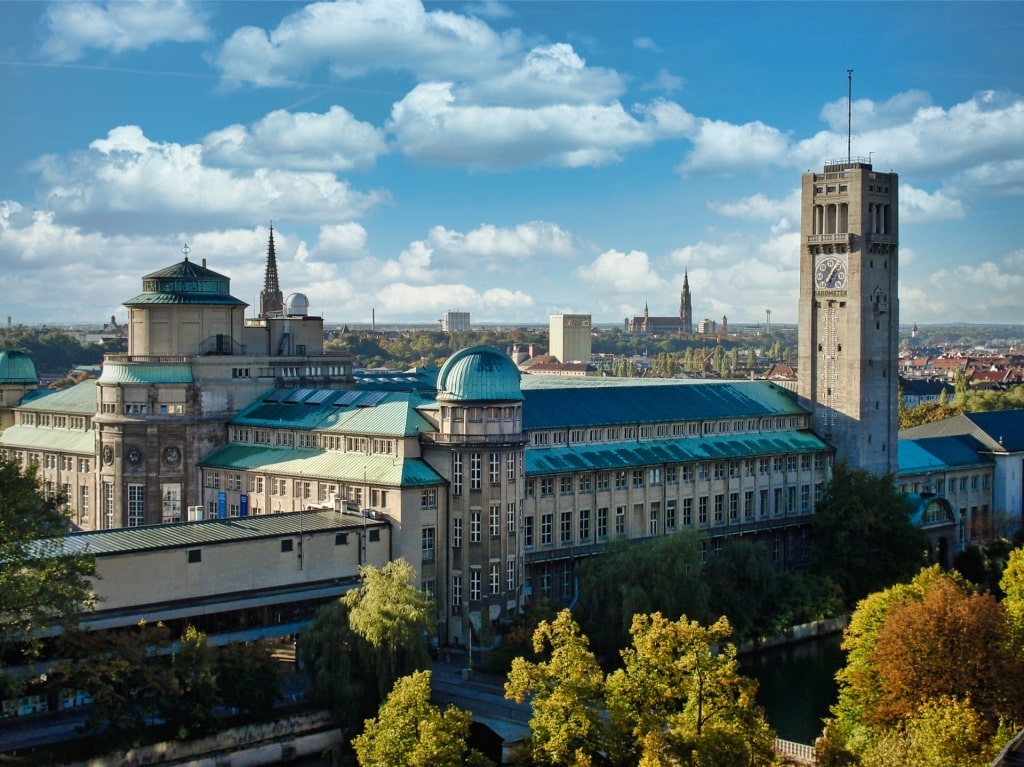 Massive Deutsches Museum in Munich