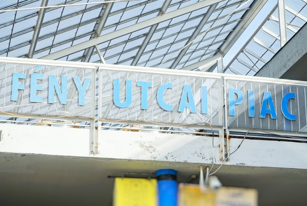 Exterior of Fény Street Market