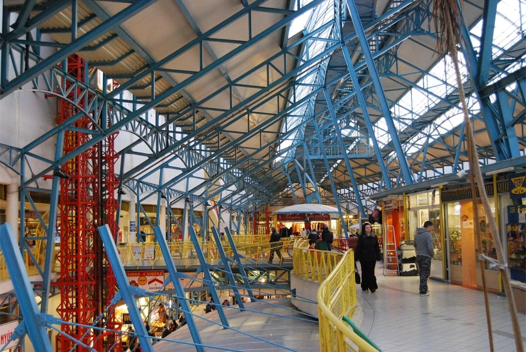 View inside Lehel Market