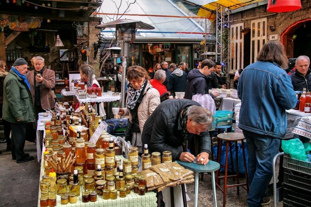 People shopping at Szimpla Kert Farmers’ Market