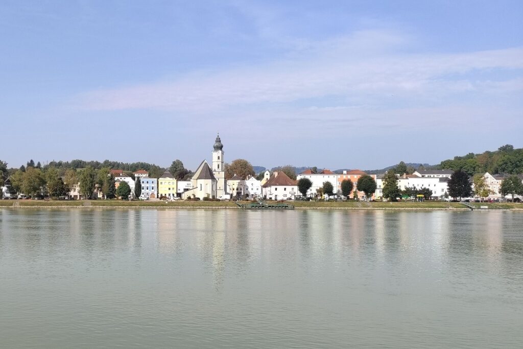 White buildings along the waterfront of Aschach an der Donau