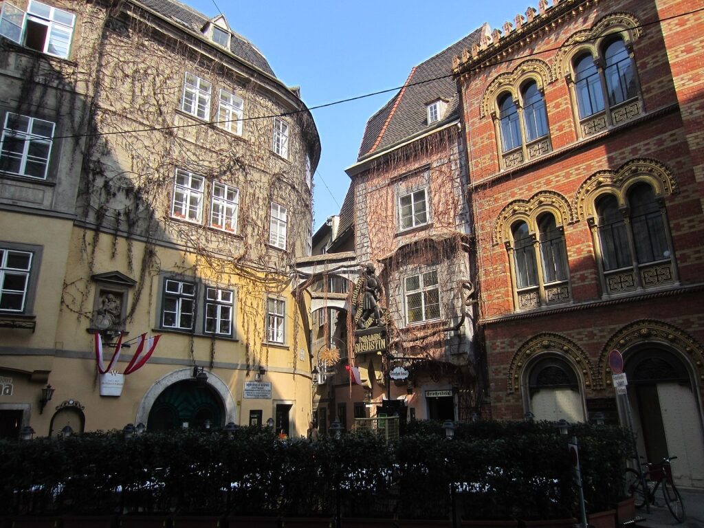 Pretty buildings in Griechenbeisl