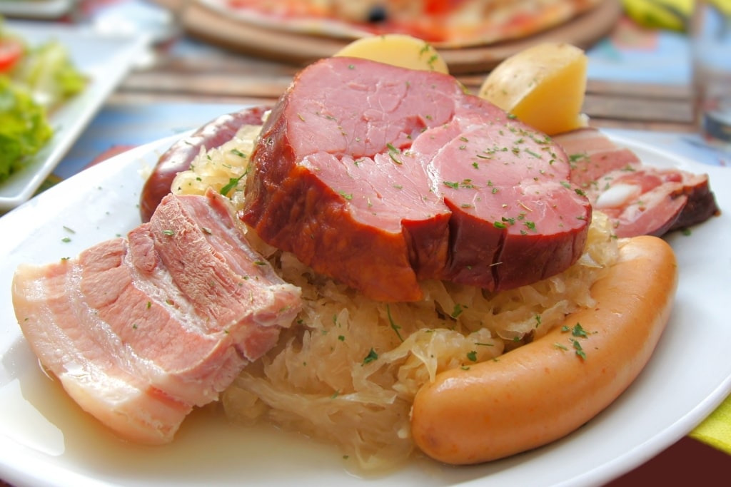 What to eat in Strasbourg - Choucroute garnie 
