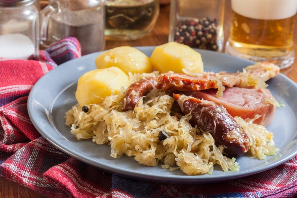 What to eat in Strasbourg - Choucroute garnie 