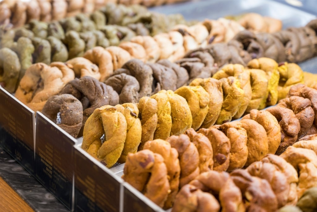 Taralli Napoletani inside a bakery in Naples