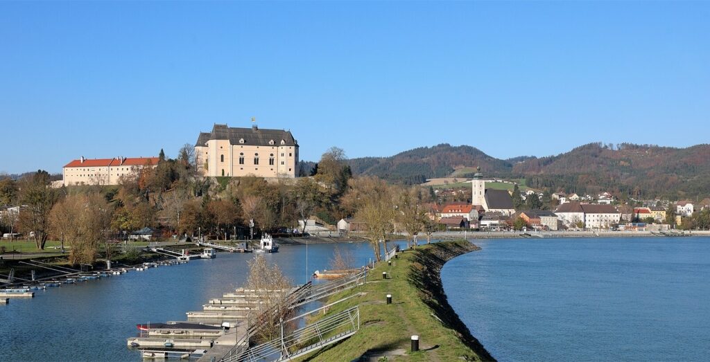 Scenic view of Grein with the castle and church