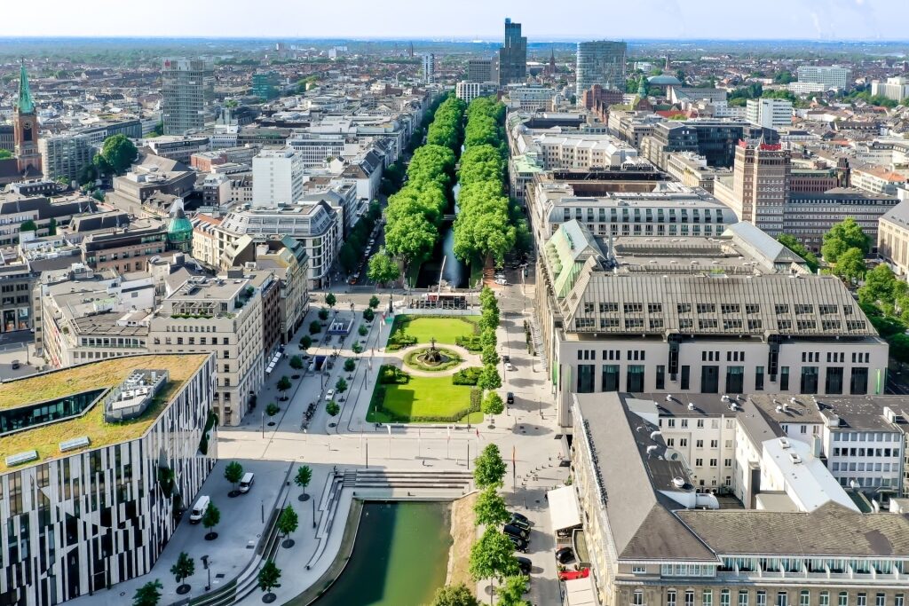 Tree-lined boulevard along Königsallee in Düsseldorf