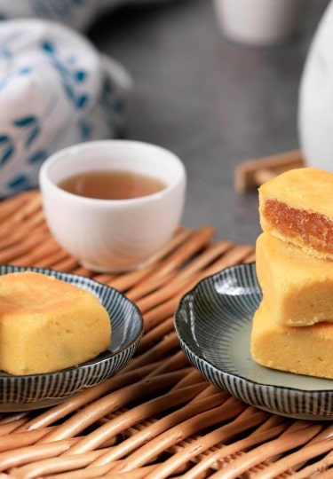 Traditional pineapple cakes, one of the best Taiwan souvenirs