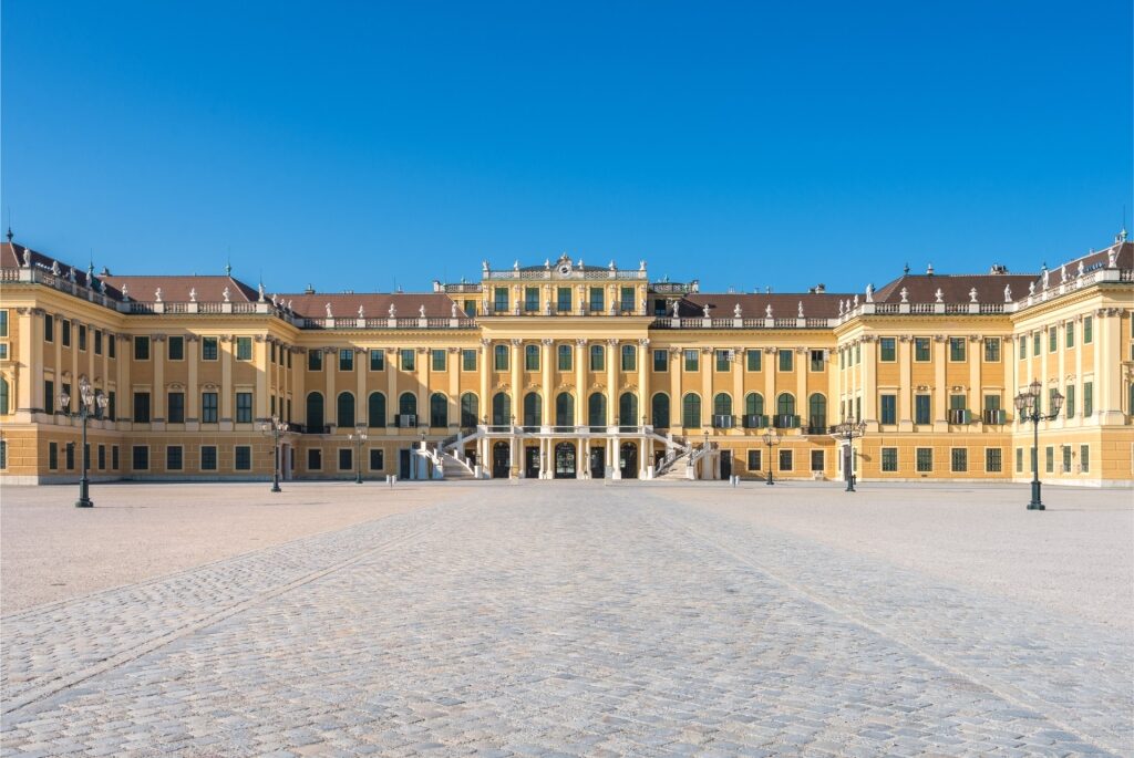 Exterior view of Schönbrunn Palace in Vienna, Austria