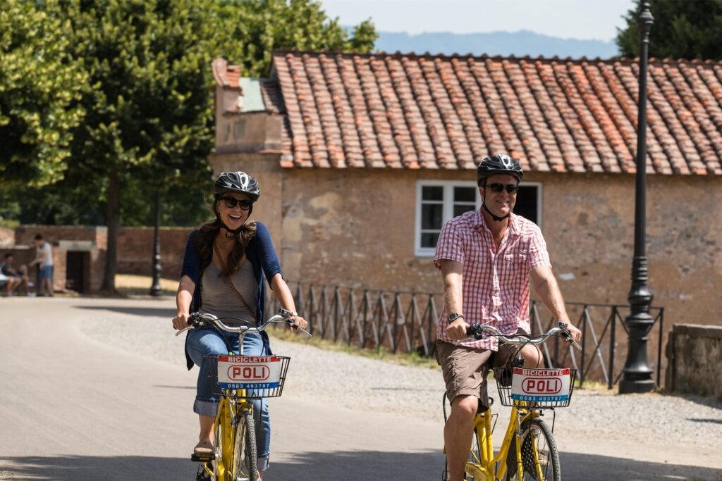 Scenic bike ride in Lucca, Italy