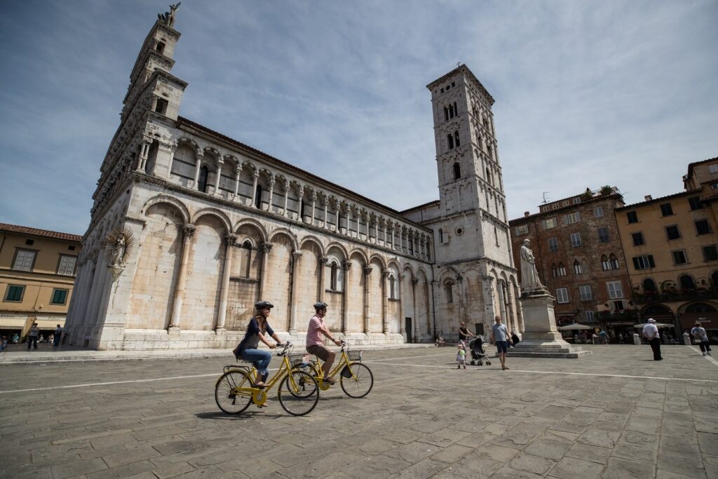 Bike ride past San Michele in Foro in Lucca’s old town