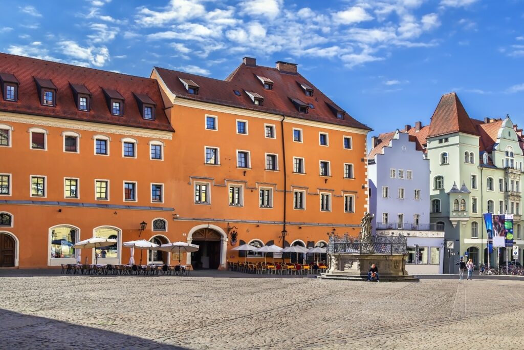 Haidplatz square in Regensburg’s old town with medieval buildings