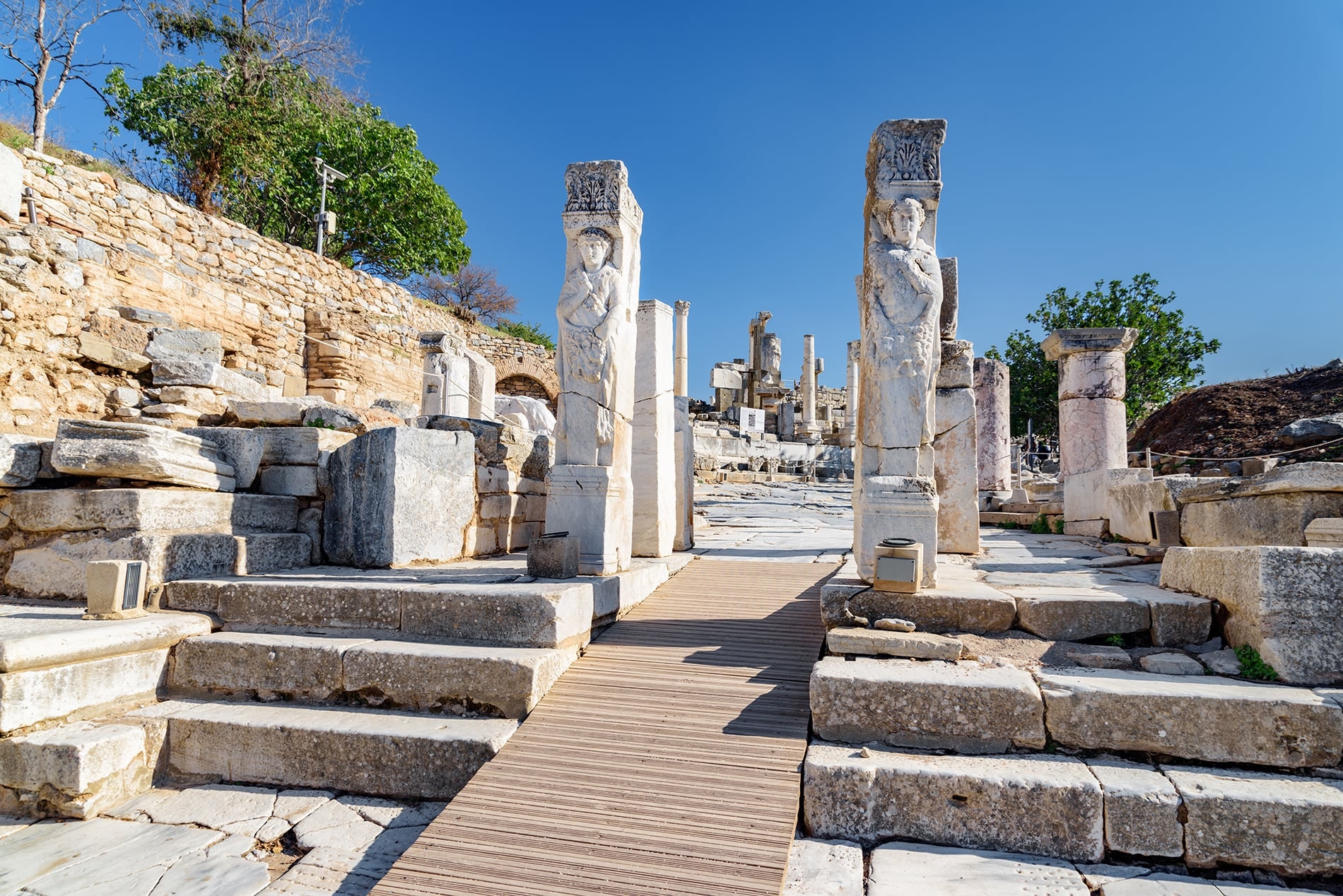 View of ruins in Ephesus (Efes). Scenic ruins of the ancient Greek city in Selcuk, Izmir Province, Turkey.