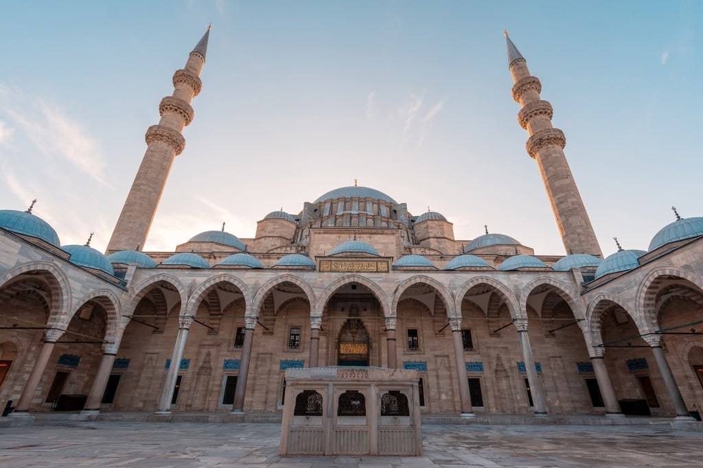 Morning light warms the grand courtyard of Istanbul’s iconic Süleymaniye Mosque.