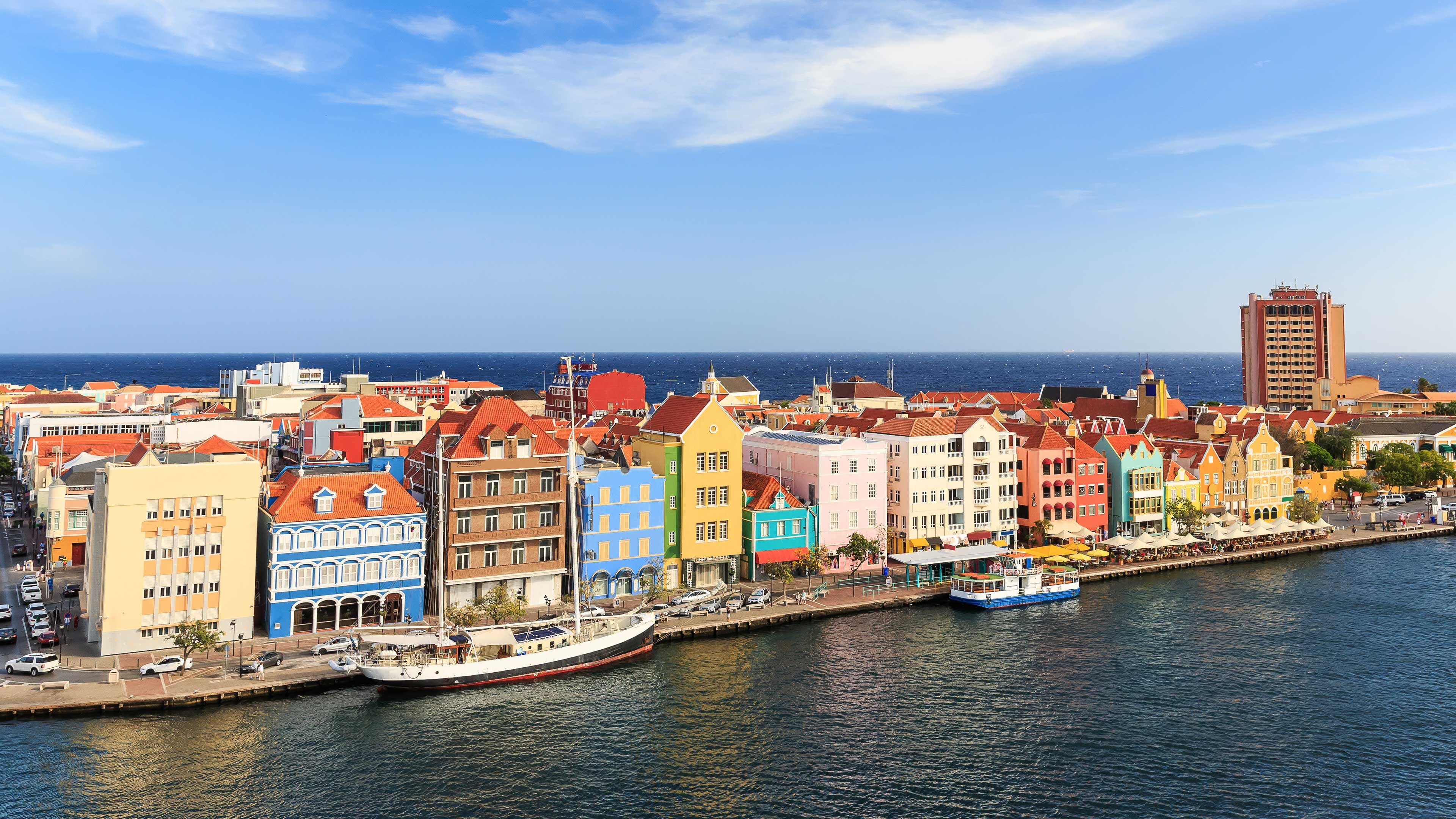 cruises starting in curacao