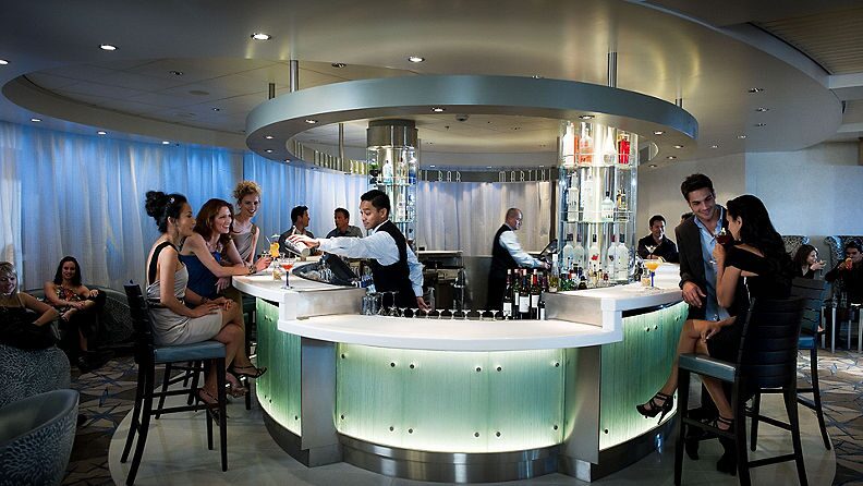 https://www.celebritycruises.com/is/image/content/dam/celebrity/captains-club-overview/826-martini-bar-cclub-overview.jpg?$16x9-med$
